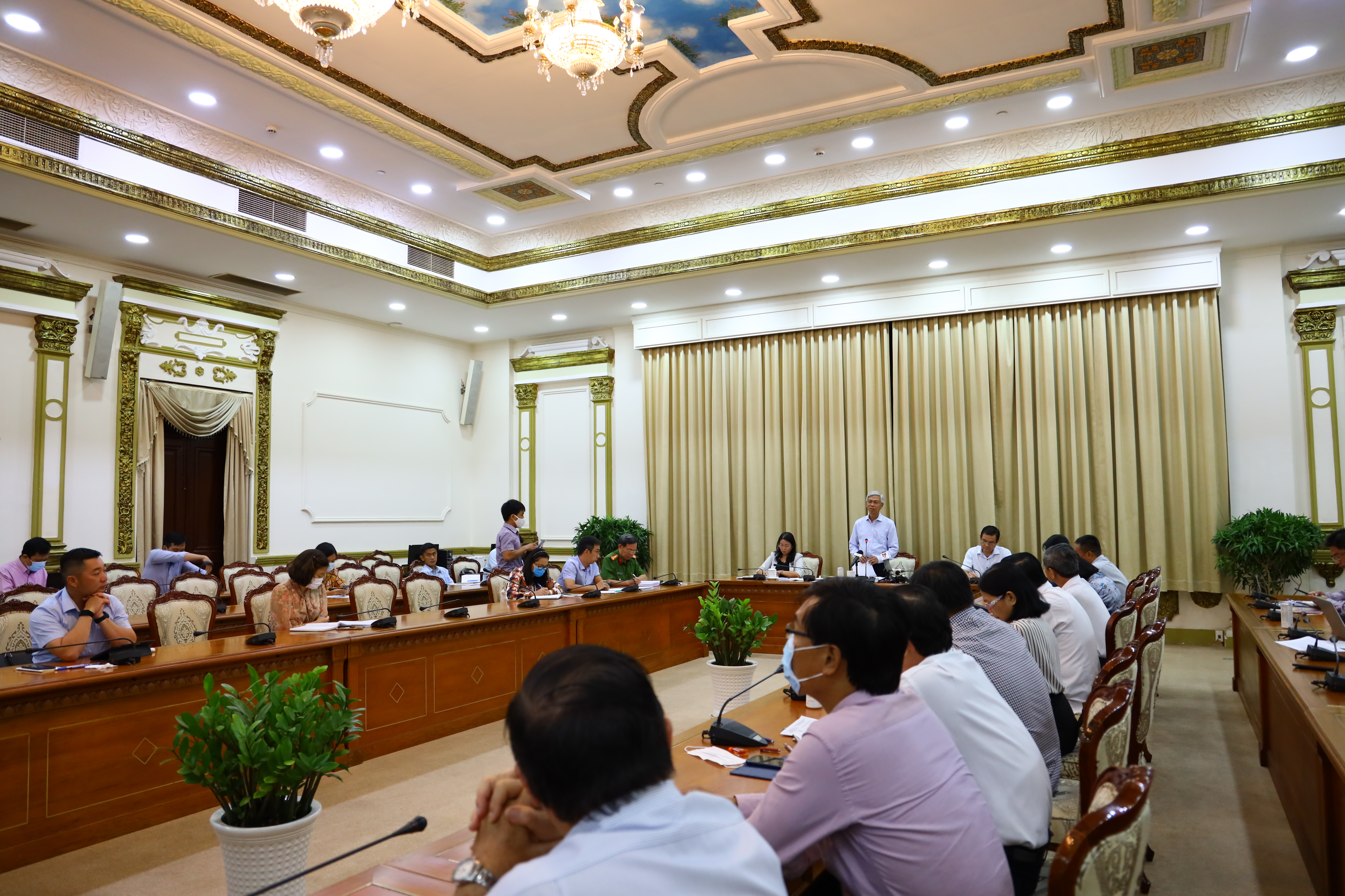 To&agrave;n cảnh cuộc họp. Ảnh: Huyền Mai