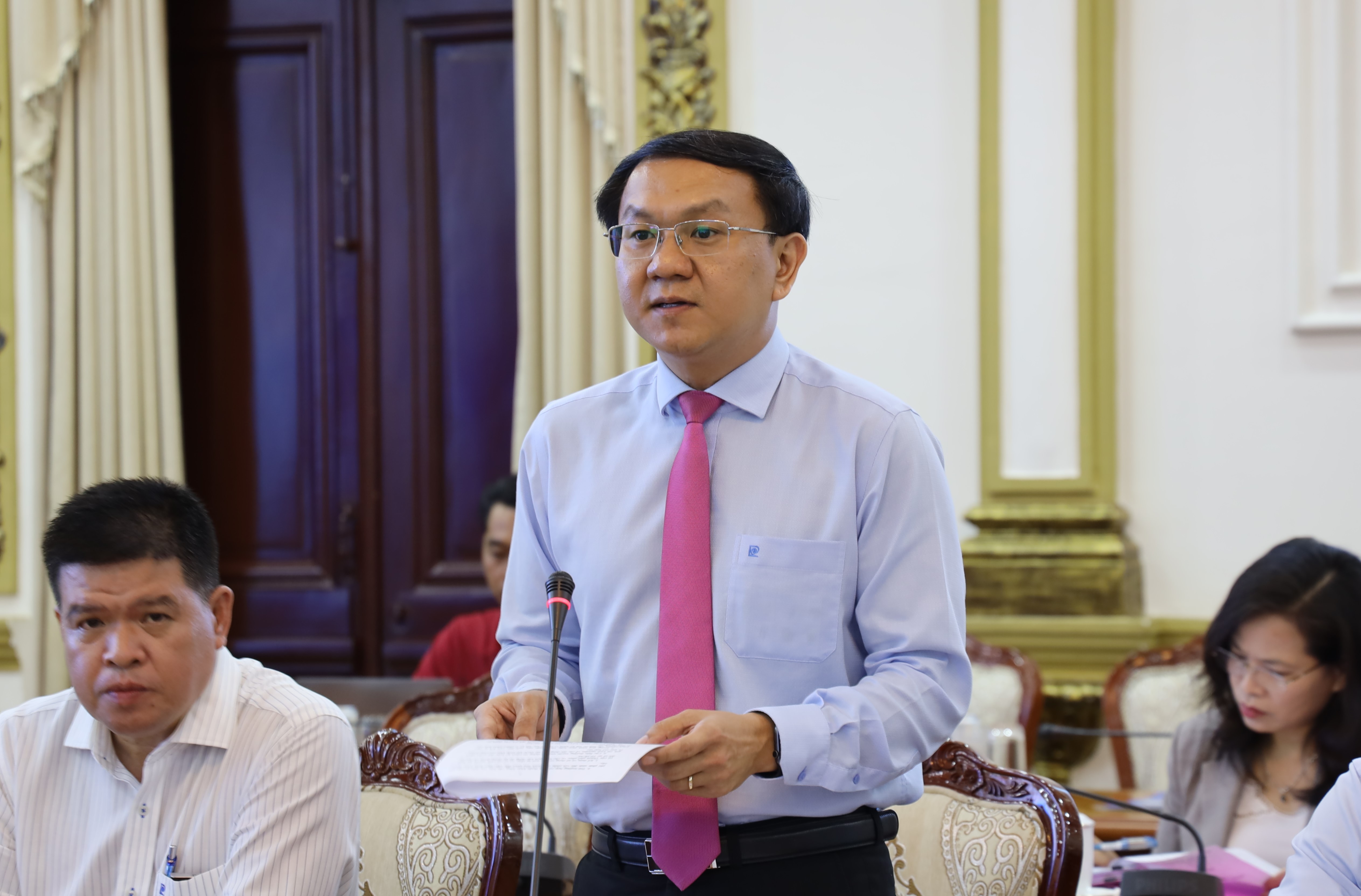 Giám đốc Sở Thông tin và Truyền thông TPHCM Lâm Đình Thắng thông tin về các nội dung thỏa thuận hợp tác. Ảnh: Linh Nhi