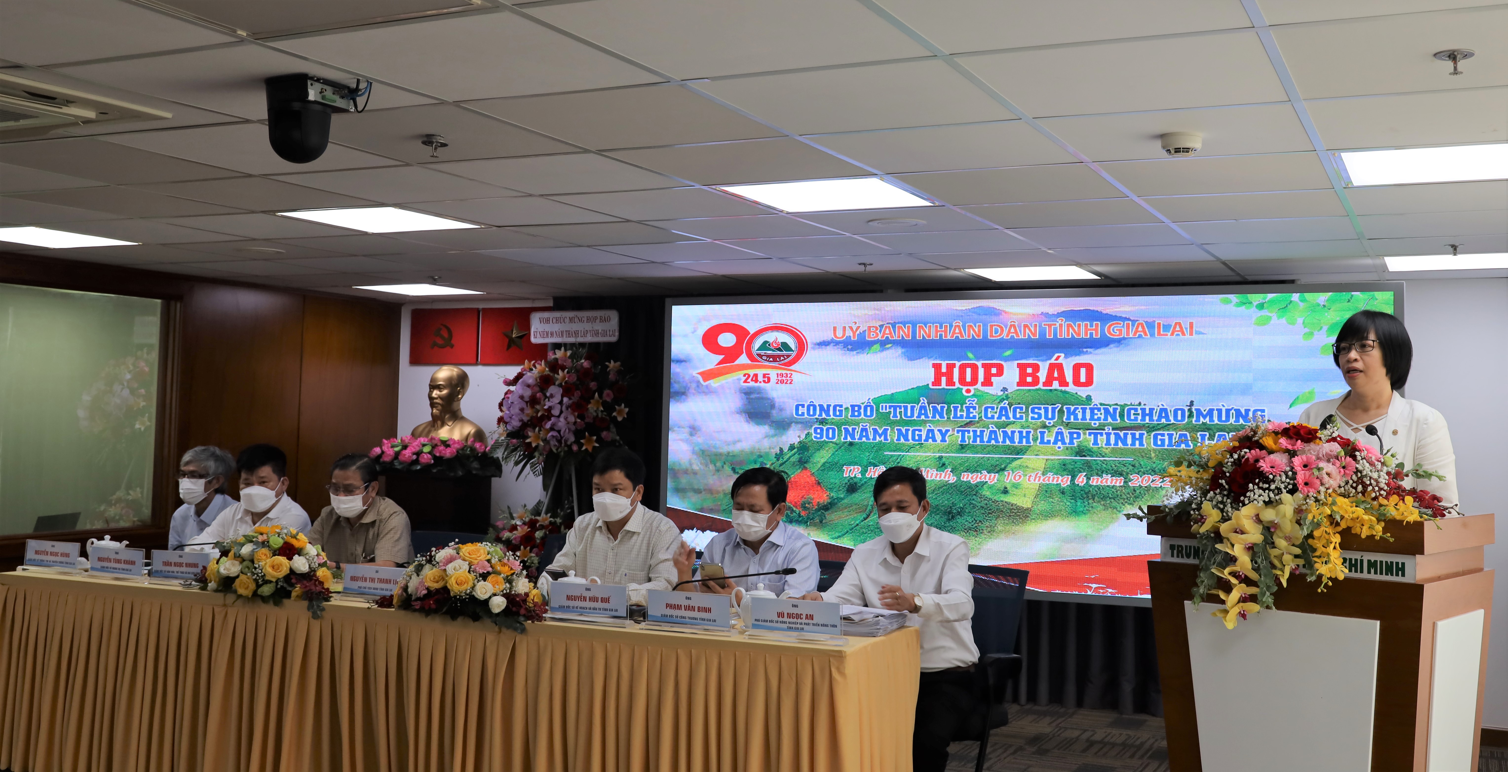 Ph&oacute; Chủ tịch UBND tỉnh Gia Lai Nguyễn Thị Thanh Lịch ph&aacute;t biểu tại cuộc họp