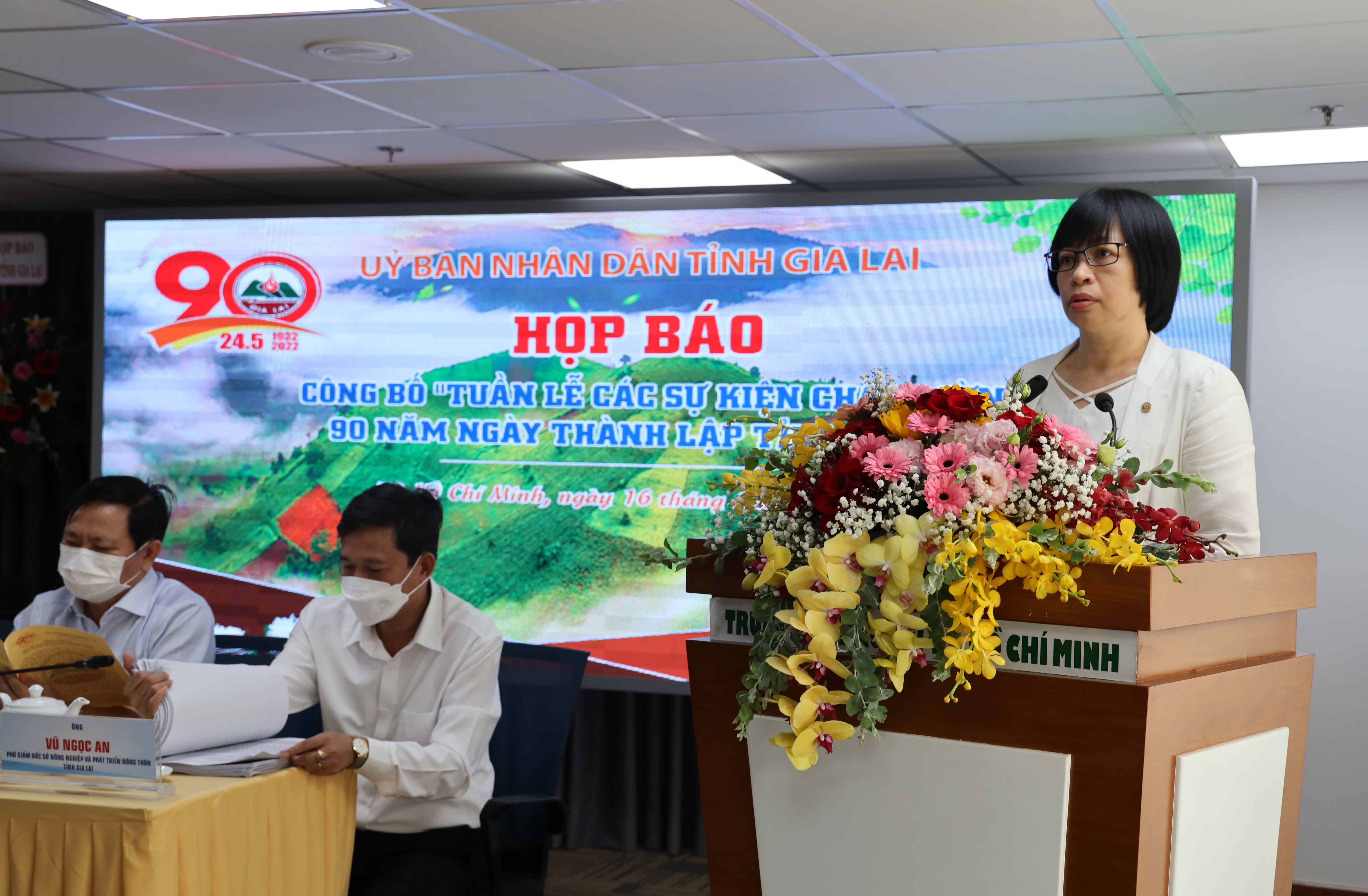 Ph&oacute; Chủ tịch UBND tỉnh Gia Lai Nguyễn Thị Thanh Lịch ph&aacute;t biểu tại cuộc họp
