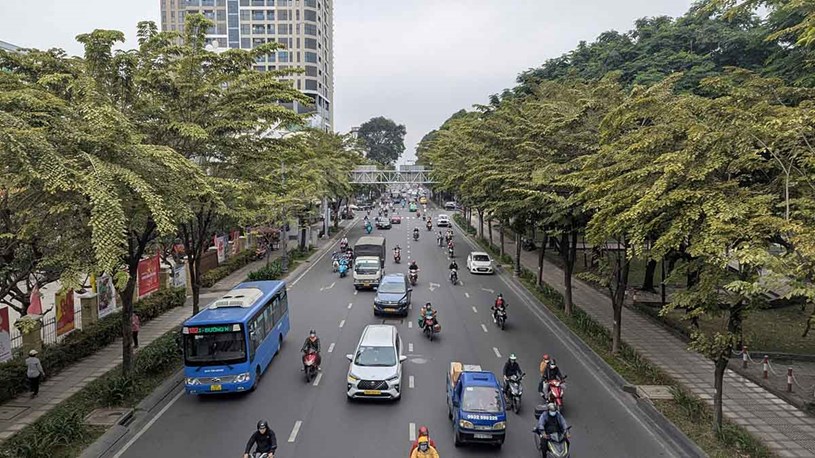 C&aacute;c tuyến đường Ho&agrave;ng Văn Thụ, Trường Sơn thuộc lối ra v&agrave;o khu vực cửa ng&otilde; S&acirc;n bay T&acirc;n Sơn Nhất kh&aacute; vắng vẻ, kh&ocirc;ng c&ograve;n cảnh kẹt xe, chen ch&uacute;c như ng&agrave;y thường.