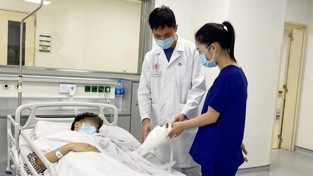 Một trẻ bị thương phải nhập viện do ph&aacute;o tự chế g&acirc;y ra. (Nguồn: Bệnh viện L&ecirc; Văn Việt)