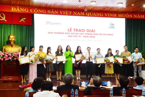 TPHCM trao Giải b&#225;o ch&#237; viết về Du lịch TP năm 2020 - Ảnh 1