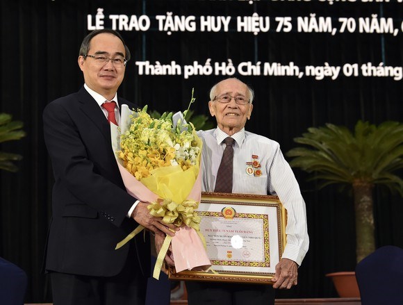 B&#237; thư Th&#224;nh ủy TPHCM Nguyễn Thiện Nh&#226;n: Tạo dựng niềm tin của nh&#226;n d&#226;n - Ảnh 4