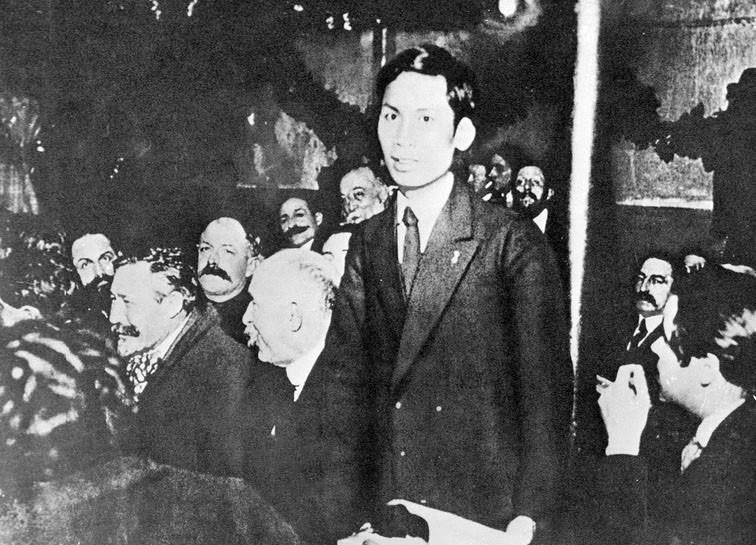 Ngày 3/2/1930, sau gần 20 năm đi tìm đường cứu nước, Lãnh tụ Nguyễn Ái Quốc đã chủ trì hội nghị hợp nhất ba tổ chức cộng sản ở Việt Nam thành Đảng Cộng sản Việt Nam.