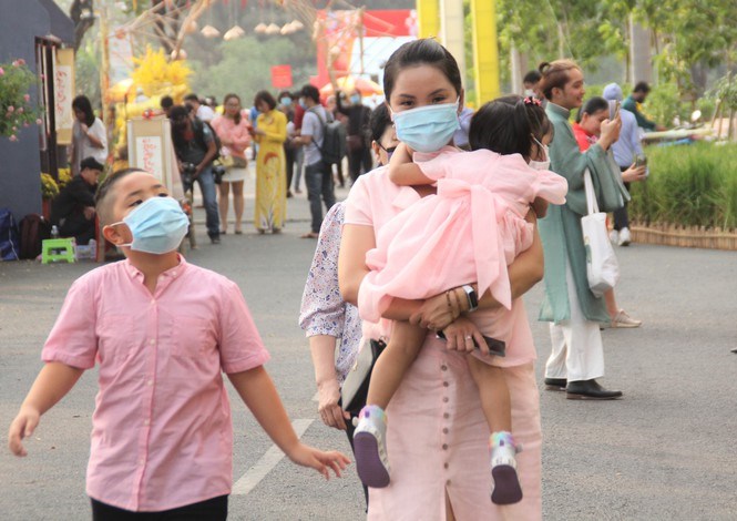 Hội hoa xu&#226;n Ph&#250; Mỹ Hưng mang cảnh tr&#237; c&#225;c nước l&#226;n cận để chia sẻ với du kh&#225;ch kh&#244;ng về nước dịp Tết - Ảnh 4