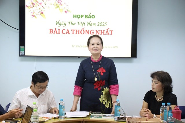 Ng&agrave;y thơ Việt Nam tại TP HCM năm 2025 c&oacute; chủ đề "B&agrave;i ca thống nhất"