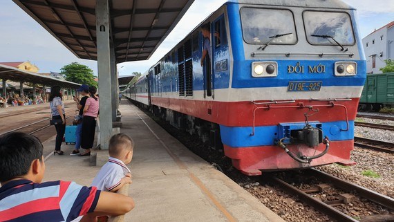 Đường sắt dừng chạy nhiều t&#224;u sau tết - Ảnh 1