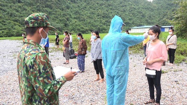 Lực lượng bi&ecirc;n ph&ograve;ng ngăn người nhập cảnh tr&aacute;i ph&eacute;p v&agrave;o trong nước. Ảnh: VOV