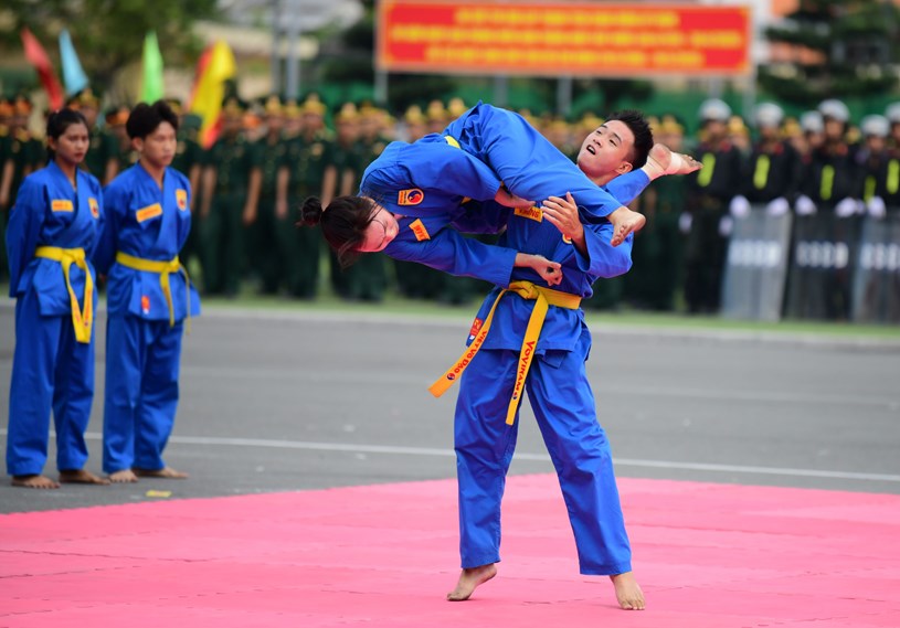 Biểu diễn võ vovinam - Ảnh: QUANG ĐỊNH