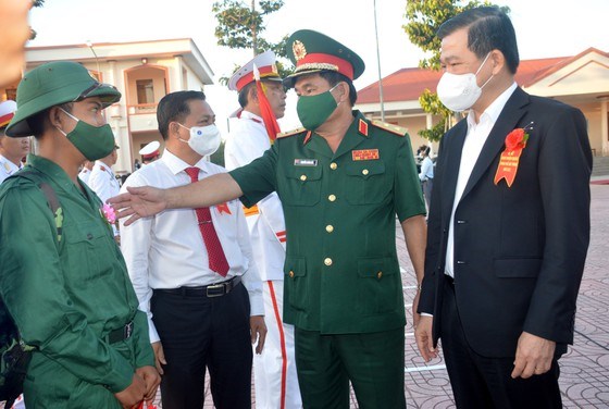 Trung tướng Nguyễn Xu&acirc;n Dắt, Tư lệnh Qu&acirc;n khu 9 động vi&ecirc;n t&acirc;n binh phấn đấu học tập, r&egrave;n luyện để ho&agrave;n th&agrave;nh xuất sắc mọi nhiệm vụ được giao