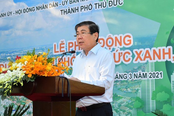 Chủ tịch UBND TPHCM Nguyễn Th&agrave;nh Phong ph&aacute;t biểu tại lễ ph&aacute;t động ở TP Thủ Đức. Ảnh: VIỆT DŨNG