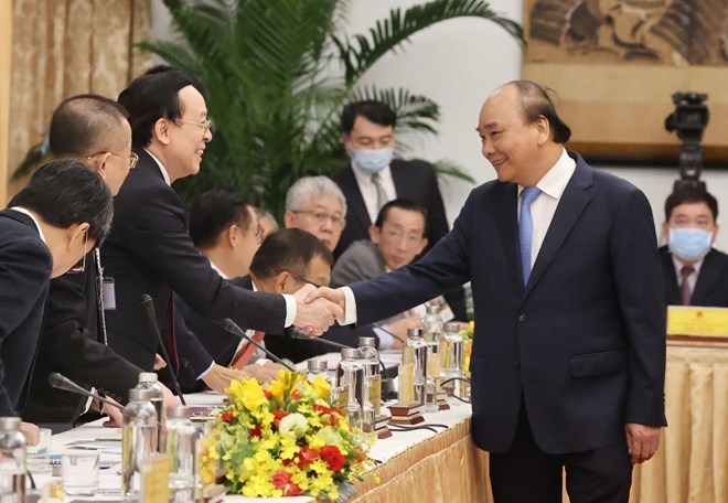 Thủ tướng Nguyễn Xu&acirc;n Ph&uacute;c với c&aacute;c đại biểu dự cuộc &ldquo;Đối thoại 2045.&rdquo; (Ảnh: Thống Nhất/TTXVN)