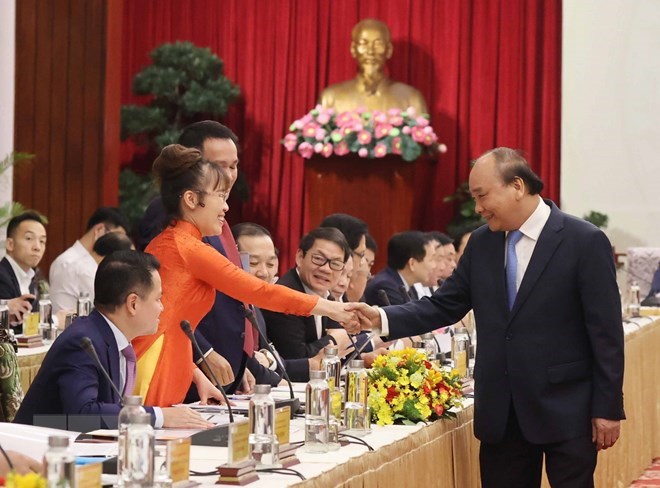 Thủ tướng Nguyễn Xu&acirc;n Ph&uacute;c với c&aacute;c đại biểu dự cuộc &ldquo;Đối thoại 2045.&rdquo; (Ảnh: Thống Nhất/TTXVN)