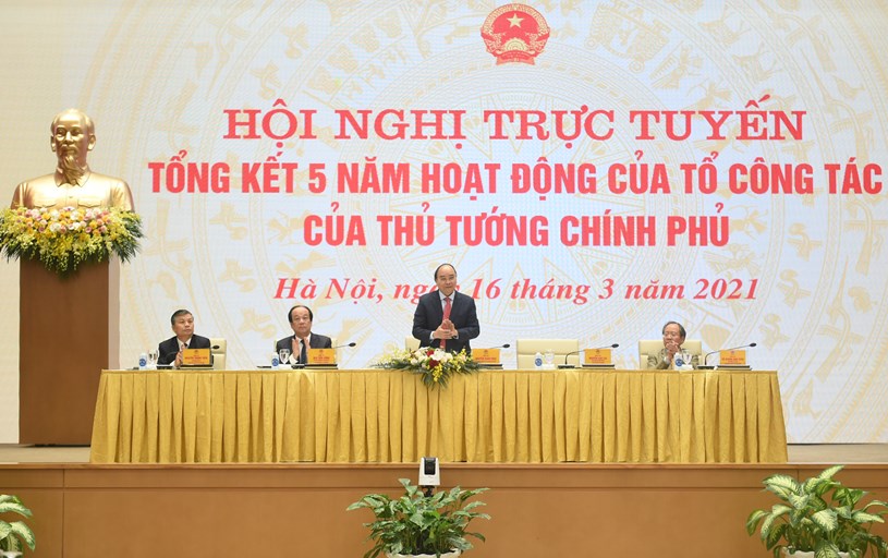 Thủ tướng chủ tr&igrave; Hội nghị trực tuyến tổng kết 5 năm Tổ c&ocirc;ng t&aacute;c. Ảnh VGP/Quang Hiếu