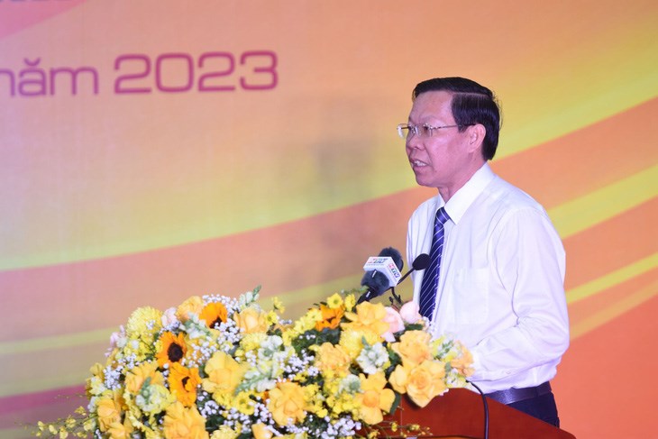 Chủ tịch UBND TP.HCM Phan Văn M&atilde;i ph&aacute;t biểu tại hội nghị - Ảnh: A.LỘC&nbsp;