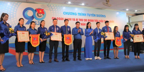 Tuy&ecirc;n dương c&aacute;c chi đo&agrave;n, B&iacute; thư chi đo&agrave;n ti&ecirc;u biểu năm 2021