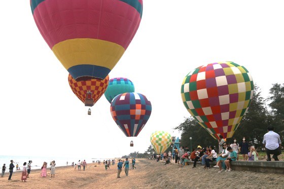 Sự kiện Năm Du lịch quốc gia năm 2023 đang diễn ra ở B&igrave;nh Thuận, tạo điều kiện ph&aacute;t triển cho du lịch địa phương n&agrave;y. Ảnh: NGUYỄN TIẾN