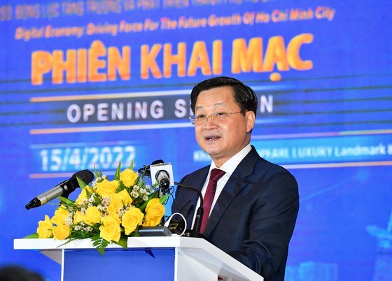 Ph&oacute; Thủ tướng L&ecirc; Minh Kh&aacute;i ph&aacute;t biểu tại Diễn đ&agrave;n kinh tế TPHCM. Ảnh: VIỆT DŨNG