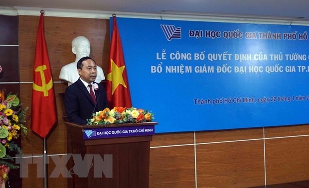 Ph&oacute; Gi&aacute;o sư, Tiến sỹ Vũ Hải Qu&acirc;n, Gi&aacute;m đốc Đại học Quốc gia Th&agrave;nh phố Hồ Ch&iacute; Minh ph&aacute;t biểu nhận nhiệm vụ. (Ảnh: Thu Ho&agrave;i/TTXVN)