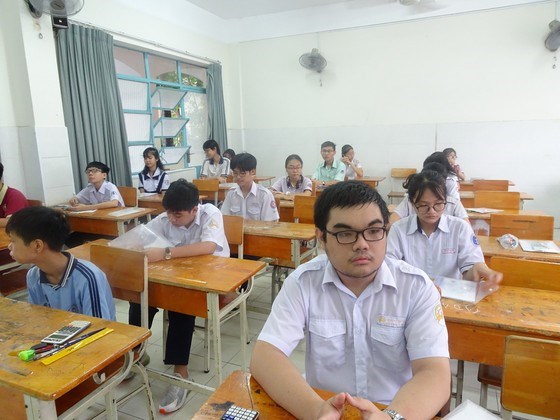 Nhiều ng&atilde; rẽ cho học sinh kh&ocirc;ng tr&uacute;ng tuyển lớp 10 THPT c&ocirc;ng lập