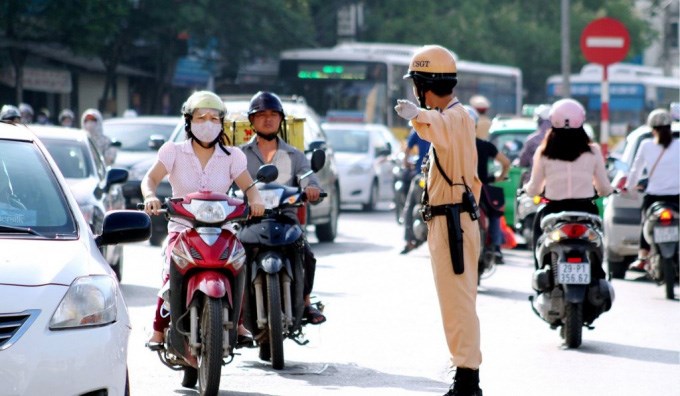 Người điều khiển phương tiện giao th&ocirc;ng vi phạm, nếu c&oacute; tiền bảo l&atilde;nh th&igrave; sẽ kh&ocirc;ng bị tạm giữ xe