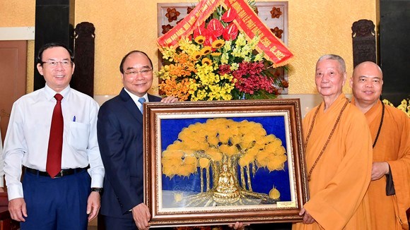 Chủ tịch nước Nguyễn Xu&#226;n Ph&#250;c thăm chức sắc Gi&#225;o hội Phật gi&#225;o Việt Nam tại TPHCM - Ảnh 1