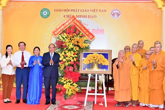 Chủ tịch nước Nguyễn Xu&#226;n Ph&#250;c thăm chức sắc Gi&#225;o hội Phật gi&#225;o Việt Nam tại TPHCM - Ảnh 5