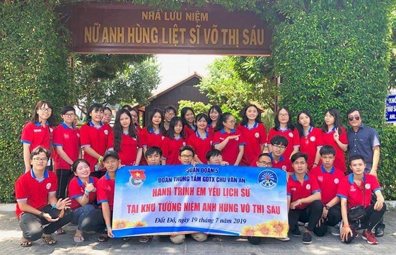 Học sinh Trung t&acirc;m GDTX Chu Văn An tham gia hoạt động&nbsp;ngoại kh&oacute;a trong học kỳ 1, năm học 2019-2020