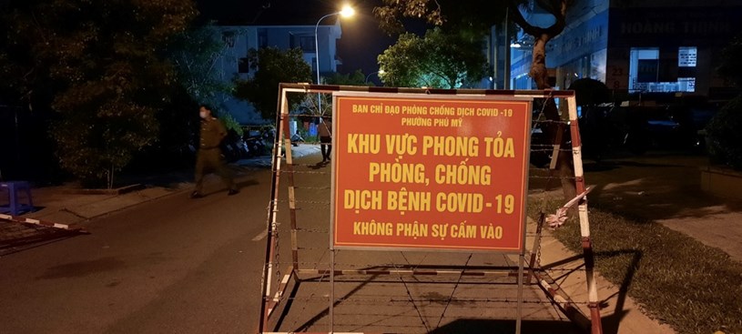 Phong toả c&aacute;c khu vực li&ecirc;n quan ca bệnh (Trung t&acirc;m Y tế quận 7)