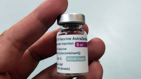 Vaccine ph&ograve;ng Covid-19 do AstraZeneca sản xuất đang được ti&ecirc;m chủng tại Việt Nam