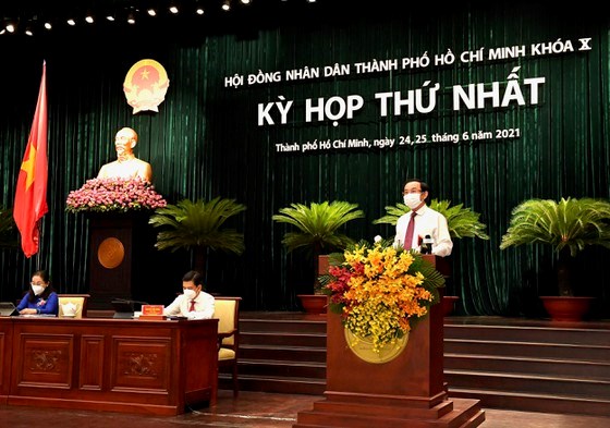 B&iacute; thư Th&agrave;nh ủy TPHCM&nbsp;Nguyễn Văn N&ecirc;n ph&aacute;t biểu tại kỳ họp. Ảnh: VIỆT DŨNG