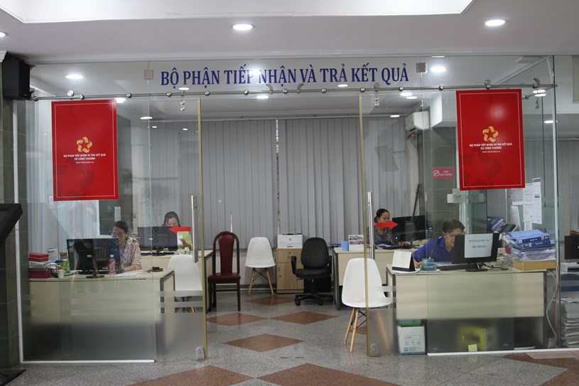 Bộ phận một cửa của Sở C&ocirc;ng Thương TPHCM tiếp nhận hồ sơ ho&agrave;n to&agrave;n bằng h&igrave;nh thức trực tuyến - Ảnh: VGP/Vũ Phong