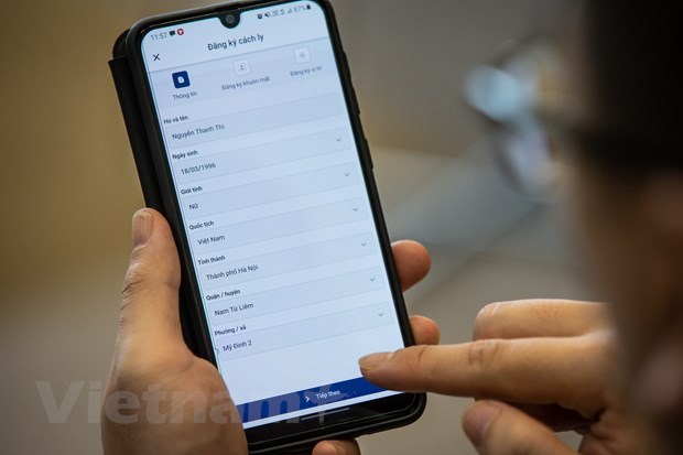 Người d&ugrave;ng điền đầy đủ, ch&iacute;nh x&aacute;c th&ocirc;ng tin c&aacute; nh&acirc;n để tiến h&agrave;nh khai b&aacute;o với cơ quan chức năng.&nbsp;(Ảnh: Minh Sơn/Vietnam+)