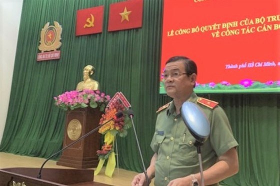 Thiếu tướng Lê Hồng Nam phát biểu tại buổi lễ. Ảnh: CHÍ THẠCH