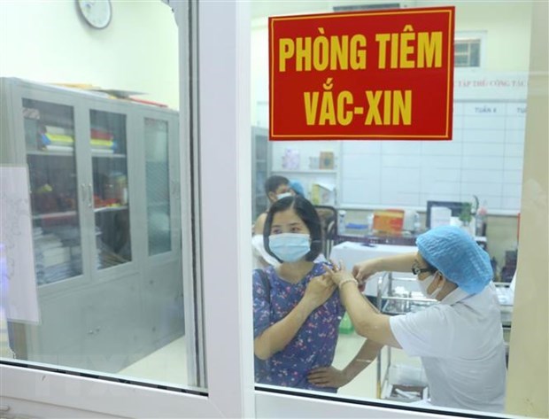 Ti&ecirc;m vaccine ngừa COVID-19. (Ảnh: Ho&agrave;ng Hiếu/TTXVN)