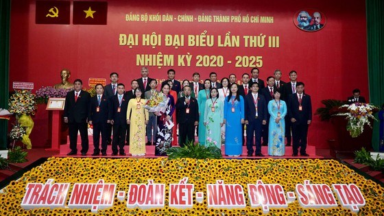 Ban Chấp h&agrave;nh Đảng bộ Khối D&acirc;n - Ch&iacute;nh - Đảng TPHCM nhiệm kỳ 2020-2025. Ảnh: HO&Agrave;NG H&Ugrave;NG