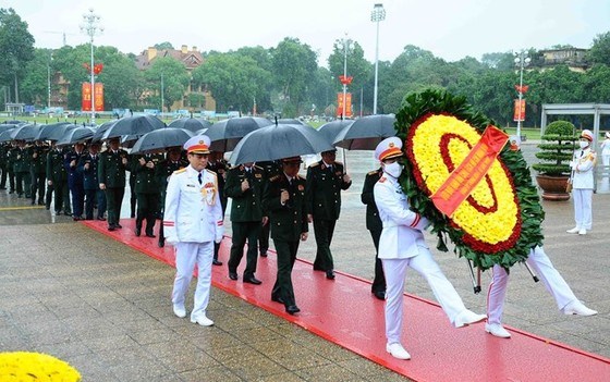 L&#227;nh đạo Đảng, Nh&#224; nước v&#224;o Lăng viếng Chủ tịch Hồ Ch&#237; Minh - Ảnh 3