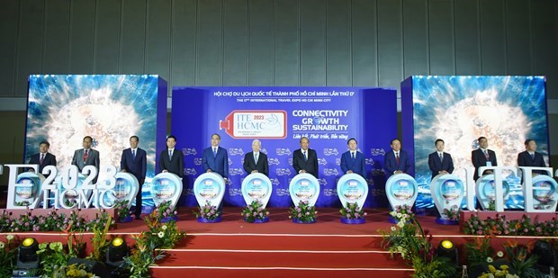 ผู้นำรัฐบาล ชีวา หัวหน้าแผนกการท่องเที่ยวแห่งชาติและสื่อมวลชนต่างประเทศไม่ได้เปิดงาน  (ภาพ: PV/Vietnam+)