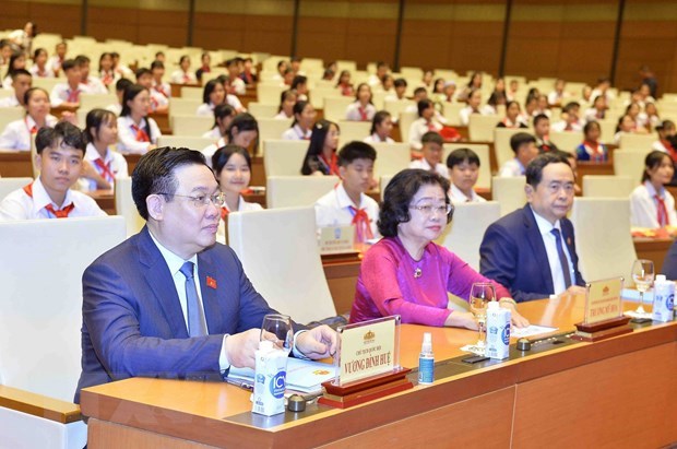 Chủ tịch Quốc hội Vương Đ&igrave;nh Huệ dự Phi&ecirc;n họp giả định 'Quốc hội Trẻ em' lần thứ nhất năm 2023. (Ảnh: Minh Đức/TTXVN)