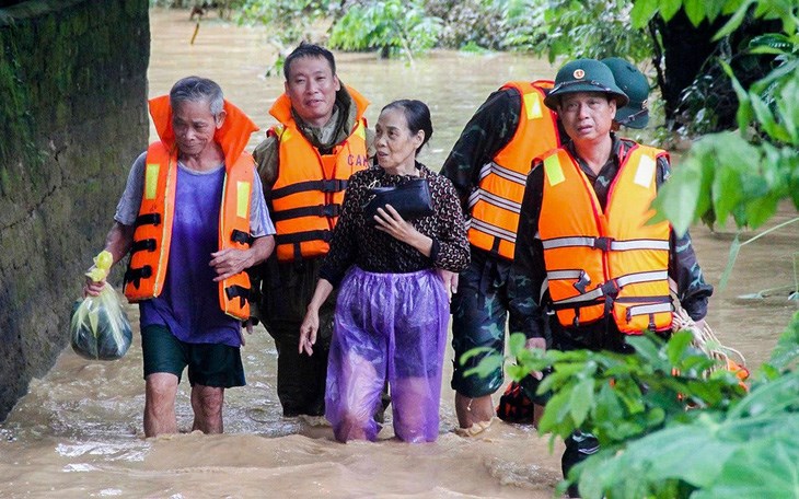 TP.HCM k&ecirc;u gọi ủng hộ đồng b&agrave;o bị ảnh hưởng bởi b&atilde;o số 3 v&agrave; mưa lũ - Ảnh: TRIỆU TH&Agrave;NH