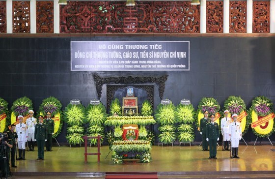 Lễ tang Thượng tướng Nguyễn Ch&iacute; Vịnh được tổ chức trọng thể theo nghi thức cấp cao tại Nh&agrave; Tang lễ quốc gia. Ảnh QUANG PH&Uacute;C