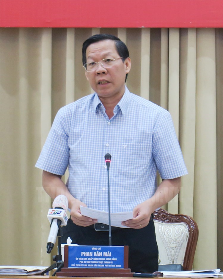 Chủ tịch UBND TPHCM Phan Văn M&atilde;i ph&aacute;t biểu tại hội nghị. (Ảnh: M.Hiệp)
