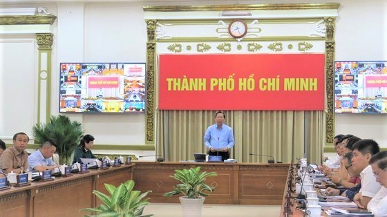 Đồng ch&iacute; Phan Văn M&atilde;i b&aacute;o c&aacute;o, kinh tế x&atilde; hội TPHCM 9 th&aacute;ng đầu năm đ&atilde; đạt nhiều kết quả đ&aacute;ng mừng. Ảnh: MINH HIỆP