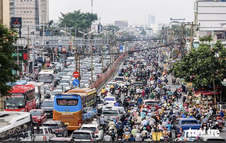 TP.HCM y&ecirc;u cầu c&aacute;c đơn vị r&agrave; so&aacute;t lại việc đặt, đổi t&ecirc;n đường, xem x&eacute;t một số đường chưa c&oacute; t&ecirc;n ch&iacute;nh thức. Trong ảnh l&agrave; tuyến quốc lộ 13 - Ảnh: CH&Acirc;U TUẤN