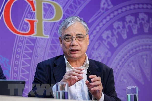 PGS, TS Trần Đình Thiên, Chuyên gia kinh tế, nguyên Viện trưởng Viện Kinh tế Việt Nam phát biểu tại toạ đàm. (Ảnh: Phương Hoa/TTXVN)