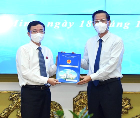 Đồng ch&#237; Đặng Quốc To&#224;n giữ chức vụ Ch&#225;nh Văn ph&#242;ng UBND TPHCM - Ảnh 2