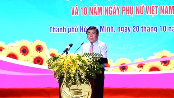 Chủ tịch UBND TPHCM Nguyễn Th&agrave;nh Phong ph&aacute;t biểu.&nbsp;Ảnh: VIỆT DŨNG