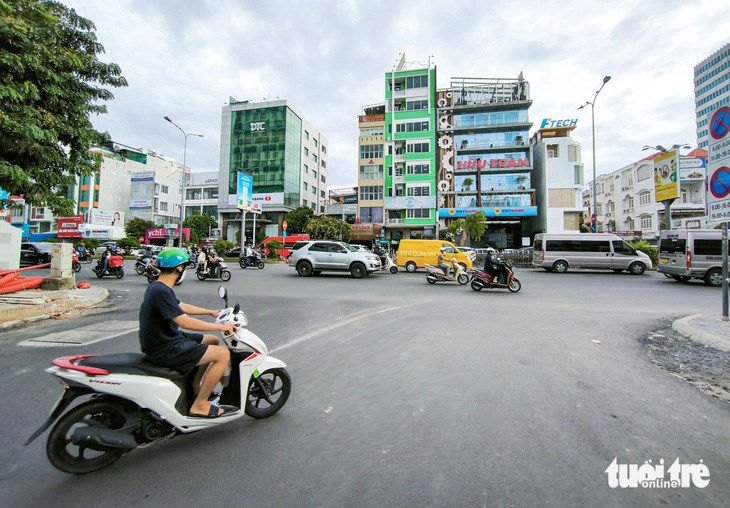 Giao lộ 18E v&agrave; đường Cộng H&ograve;a (quận T&acirc;n B&igrave;nh) - Ảnh: CH&Acirc;U TUẤN