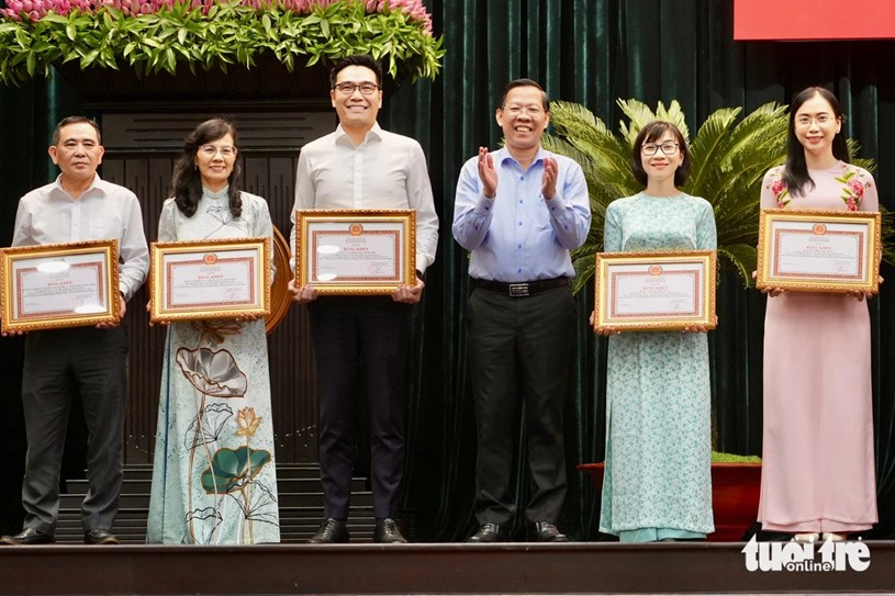 &#212;ng Phan Văn M&#227;i: Đến cuối năm, TP.HCM thi đua ho&#224;n th&#224;nh nhiệm vụ ở 5 lĩnh vực - Ảnh 1